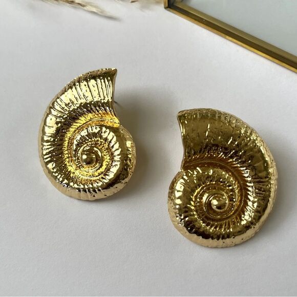 Gold Shell Earrings #1675 - Picture 1 of 3